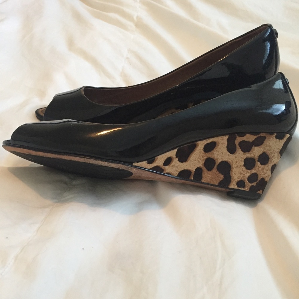 Donald J Pliner Peep toe calf hair pumps - Size 9